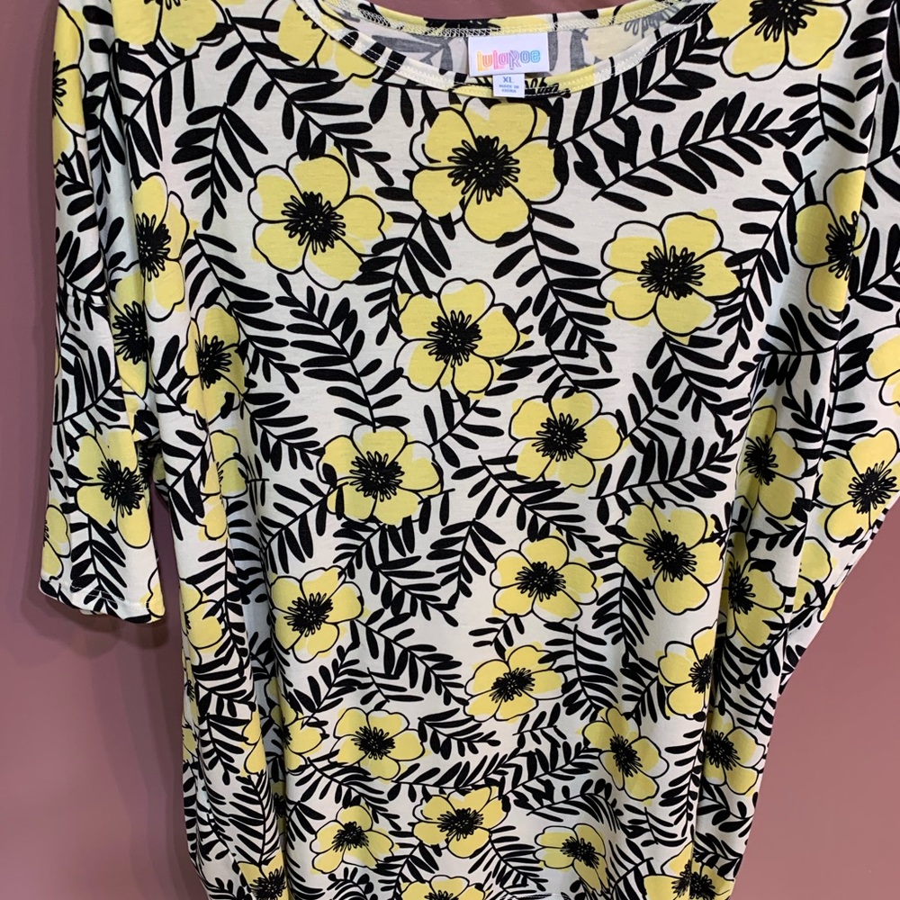 Adorable Lularoe Irma 💛